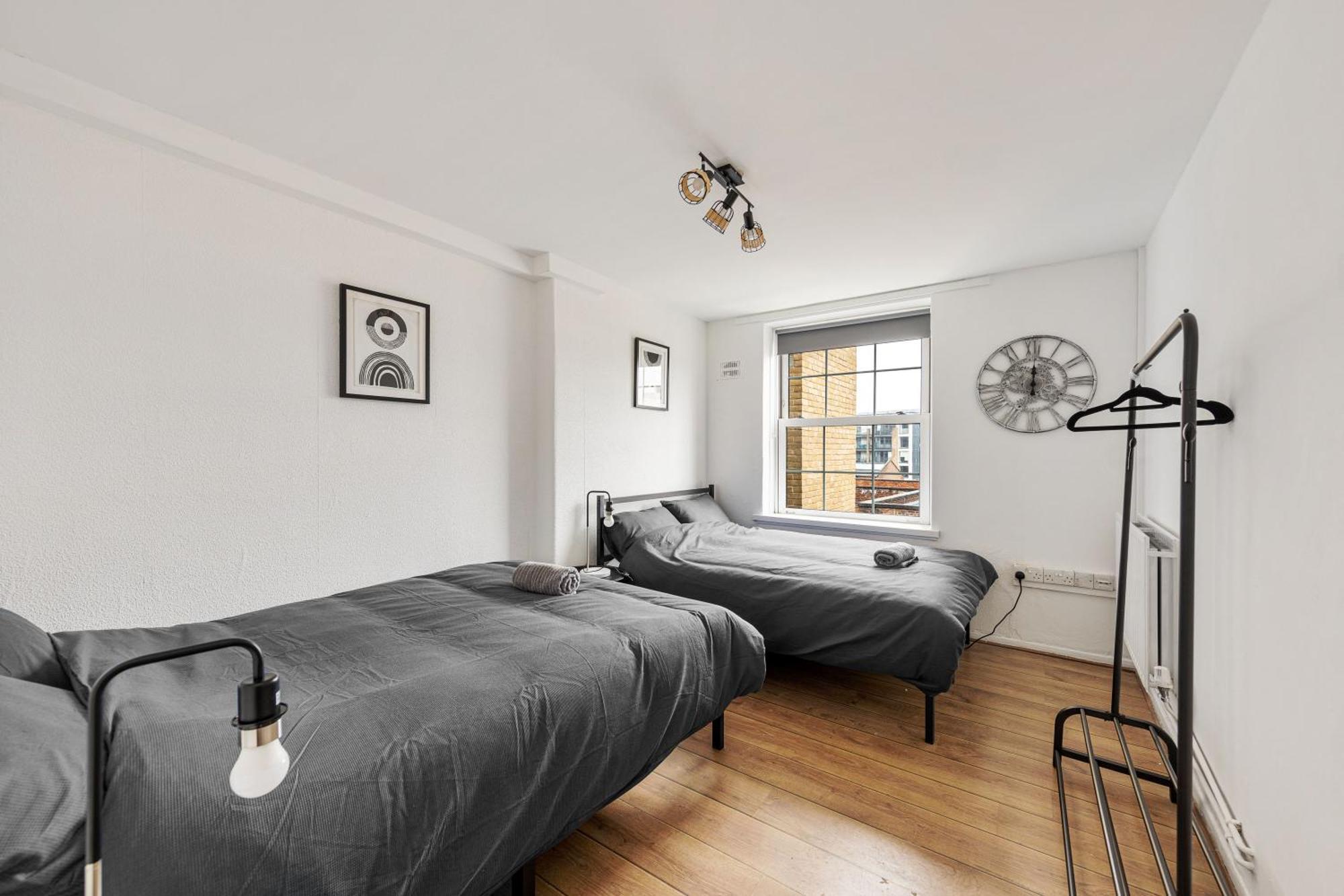 Sleek Shoreditch Hideout - 2 Bed Gem With Balcony In Central לונדון מראה חיצוני תמונה