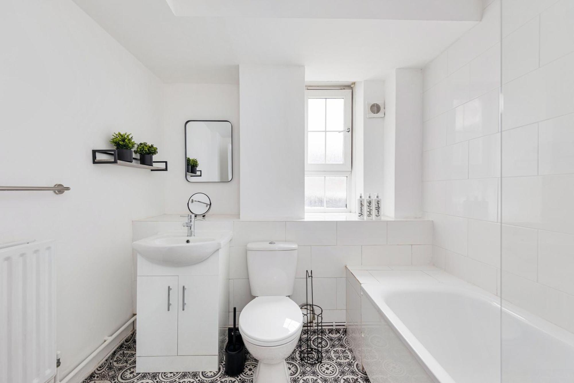 Sleek Shoreditch Hideout - 2 Bed Gem With Balcony In Central לונדון מראה חיצוני תמונה