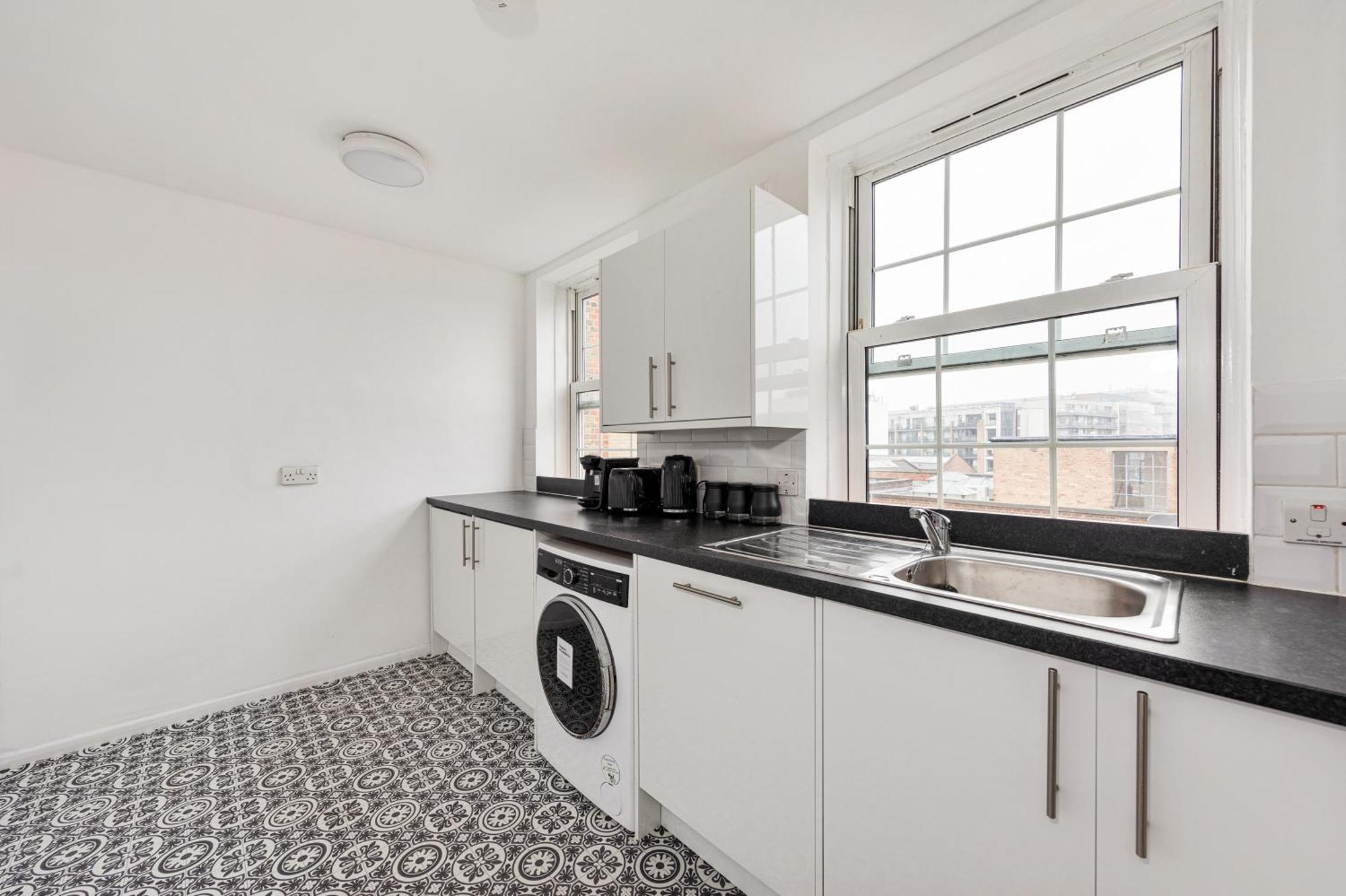 Sleek Shoreditch Hideout - 2 Bed Gem With Balcony In Central לונדון מראה חיצוני תמונה